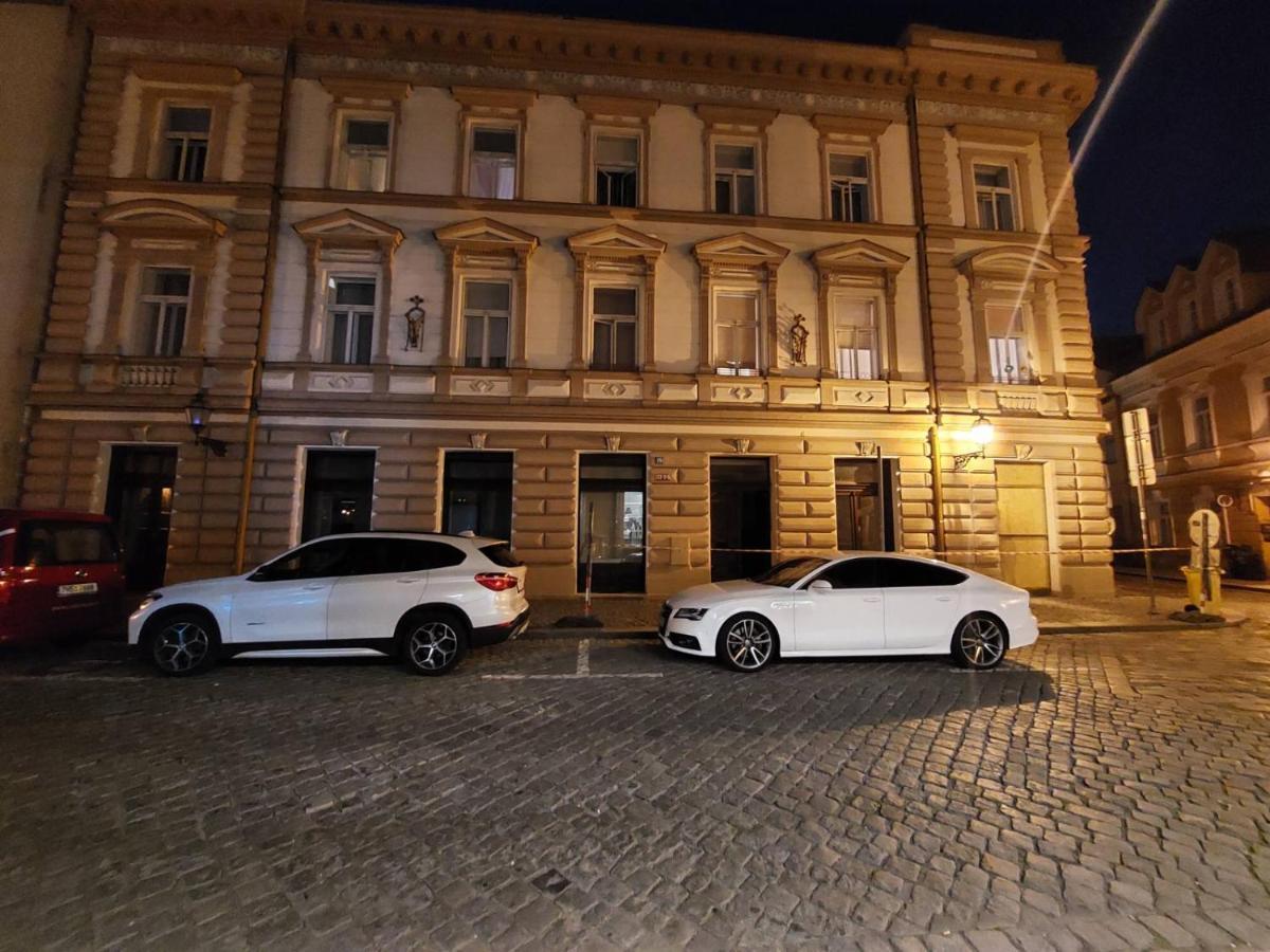 Byt 2+Kk Na Velkem Namesti Hradec Králové Exterior foto